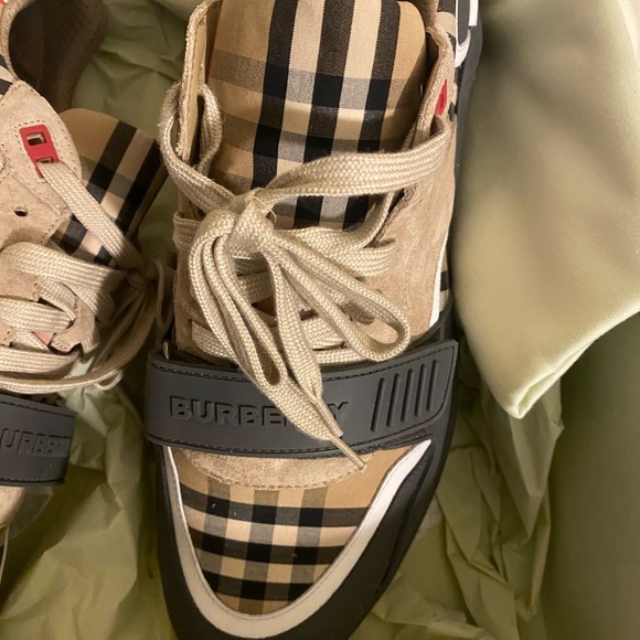 Burberry sneakers - Picture 4 of 13